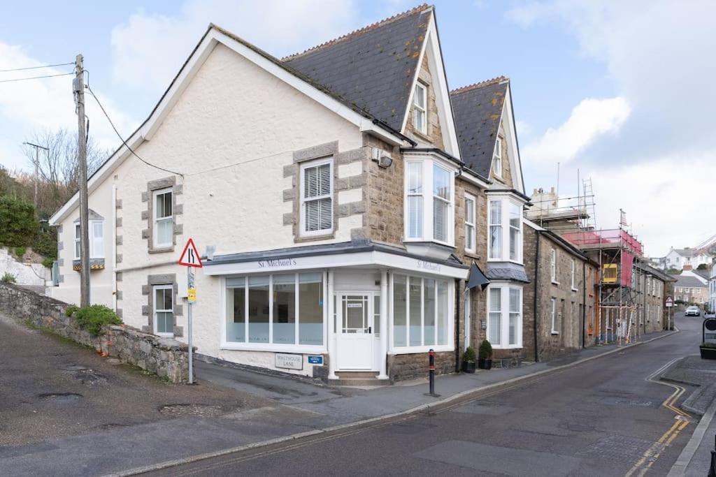 Luxury Modern Suite In Marazion With Parking Екстер'єр фото