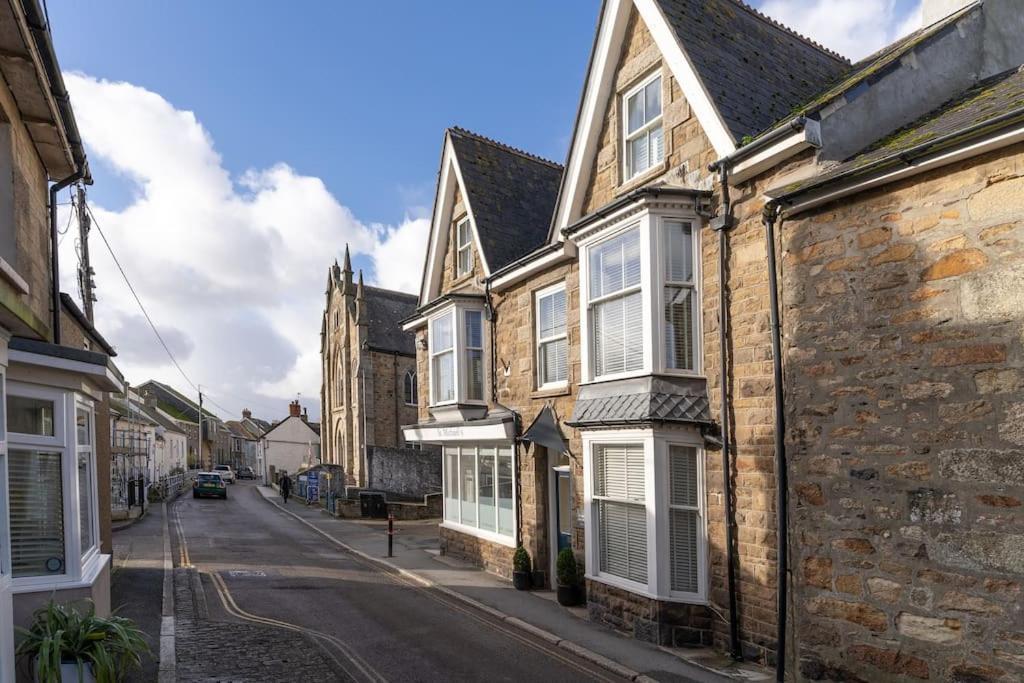 Luxury Modern Suite In Marazion With Parking Екстер'єр фото