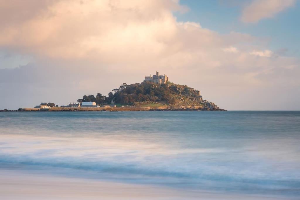 Luxury Modern Suite In Marazion With Parking Екстер'єр фото